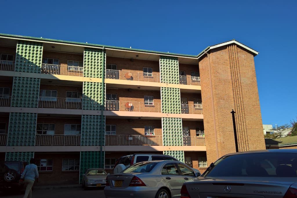 Your beautiful cool room facing quiet and lush green cricket fields awaits you. The complex is located a walking distance into town..