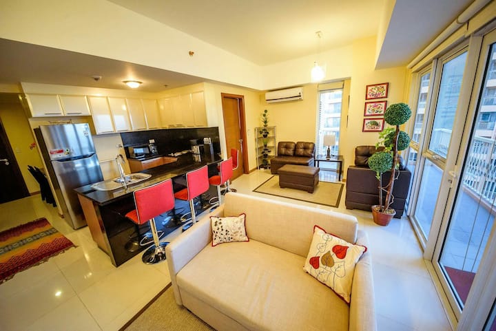 Venice Luxury 65sqm 1BR corner Balcony Fast Wi-Fi