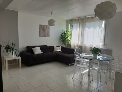 Bright and quiet apartment