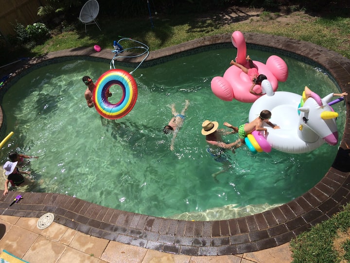 Bright Pool House near Manly, Beaches & Harbour