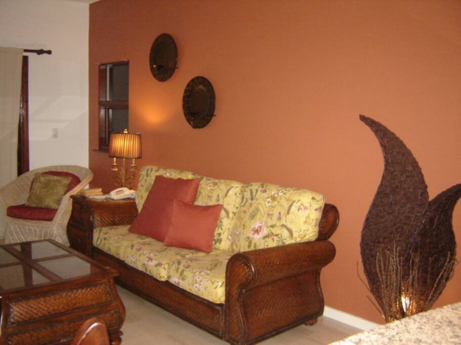 Living Room w/Private Lanai and Brand New Furnishings