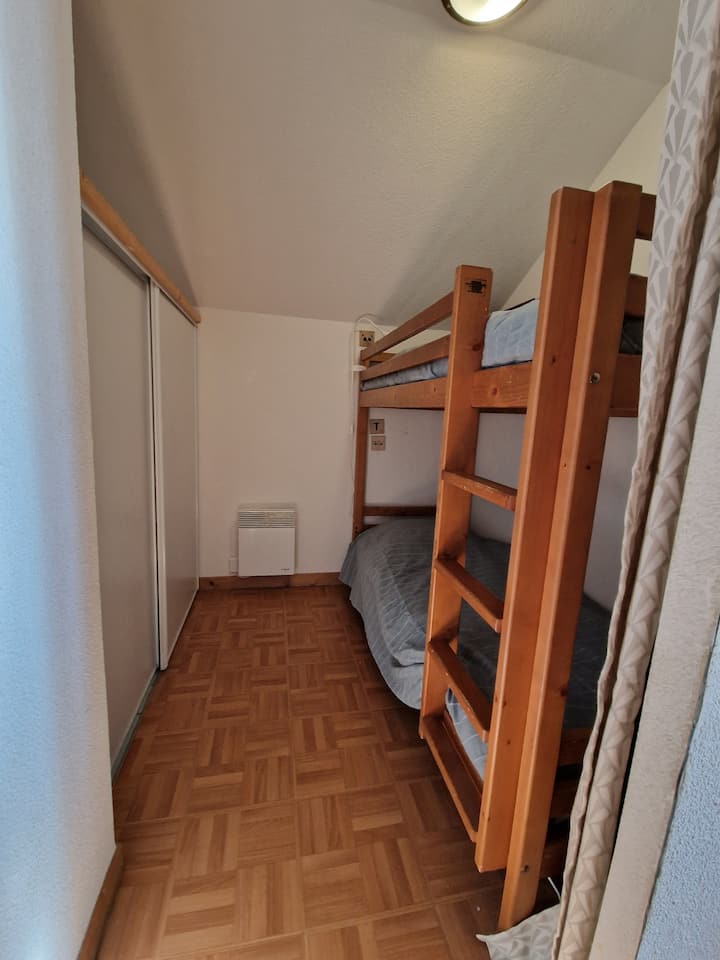 Planinski kutak s velikim ormarom