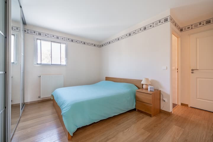 Master bedroom bed 160 par 200