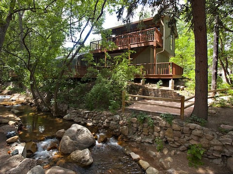 Romantic Retreat ON Creek! 5 Min Walk to Broadmoor