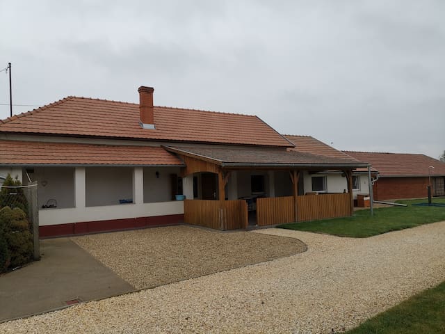 Airbnb Kisujszallas Ferienwohnungen Unterkunfte Ungarn