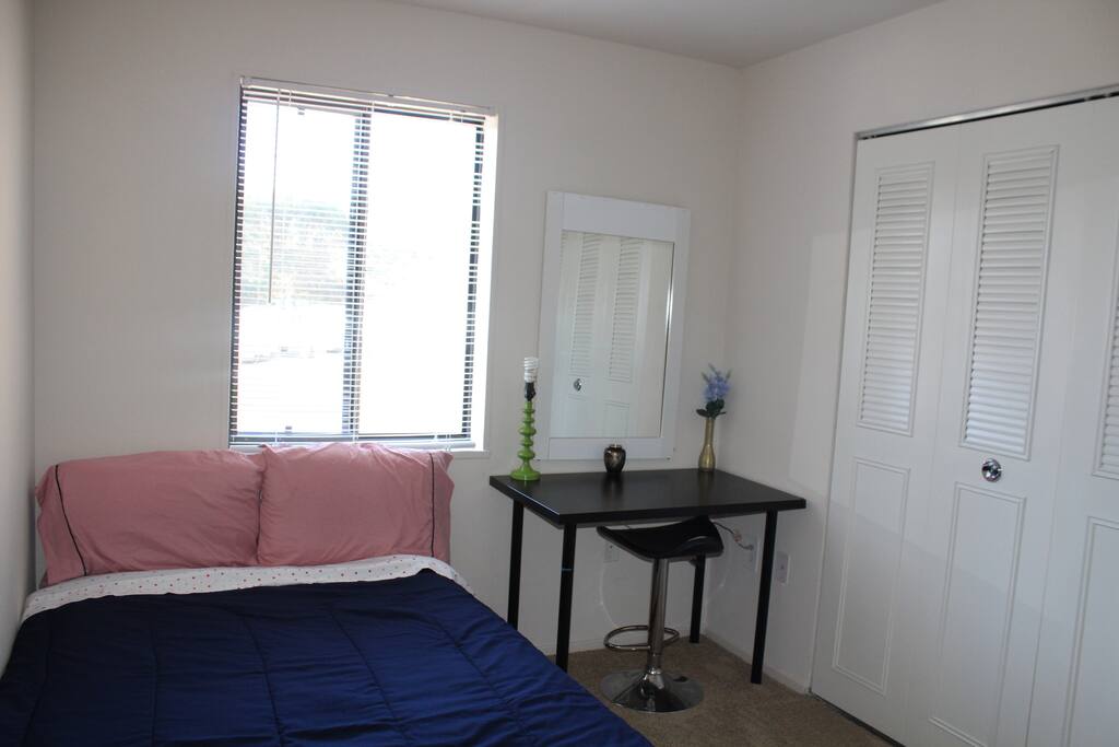 huge window (airy room)