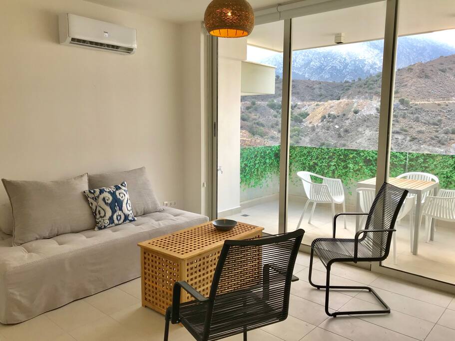 Living view - mountain view