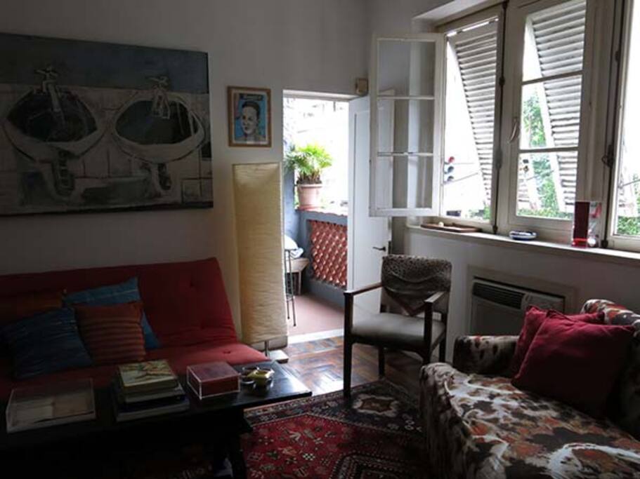 living room (with futon sofa) + varanda