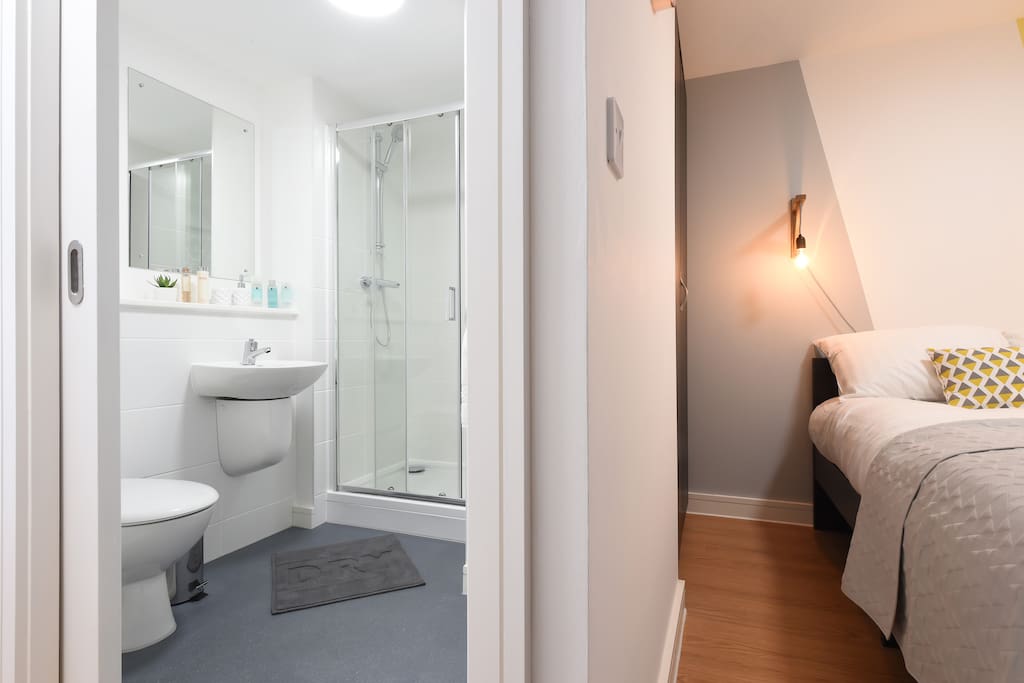 Private Shower En-Suite