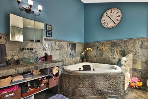 LUXURY 3,250SQFT TOWNHOUSE-15MINS TO TIMES SQUARE