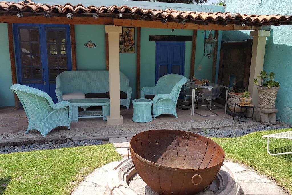 Segunda terraza en la entrada de la casa.