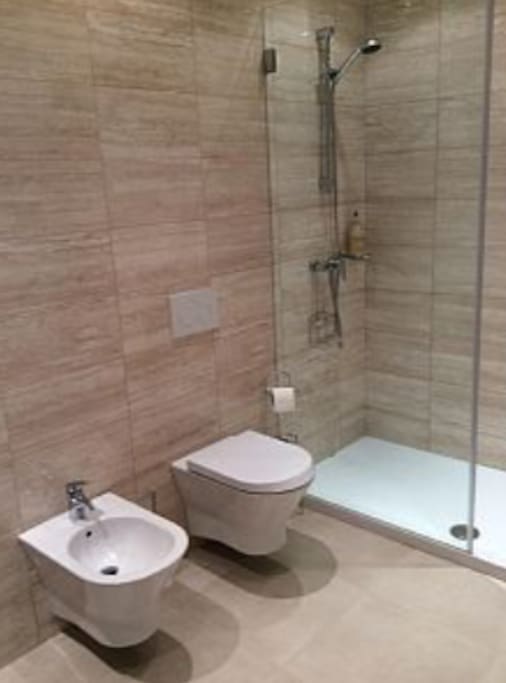 En suite bathroom with shower