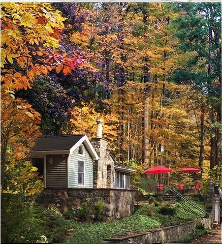 Elegantly Furnished Cottage-Hidden in Plain Sight!
