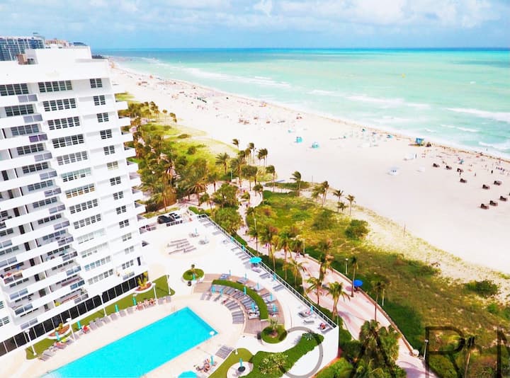 Beachfront Unit On Lincoln Road, South Beach. - Miami Beach