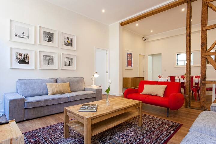 Central Downtown 3D up to 17guests by Central Hill gallery image 4