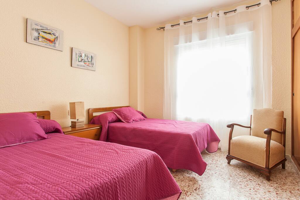 habitación doble con armario empotrado n1