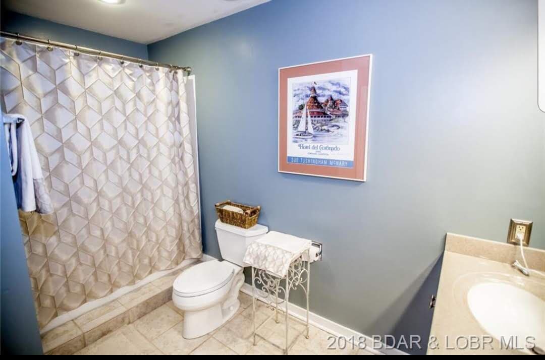 Luxury Lakefront Knolls Condo w/ Pool & Hot Tub photo 9