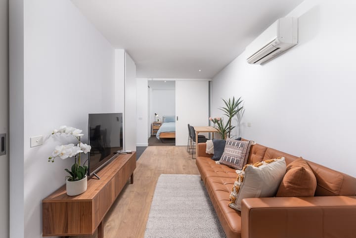 Katherine Place - Spacious 2 Bedroom/1 Bathroom - Melbourne