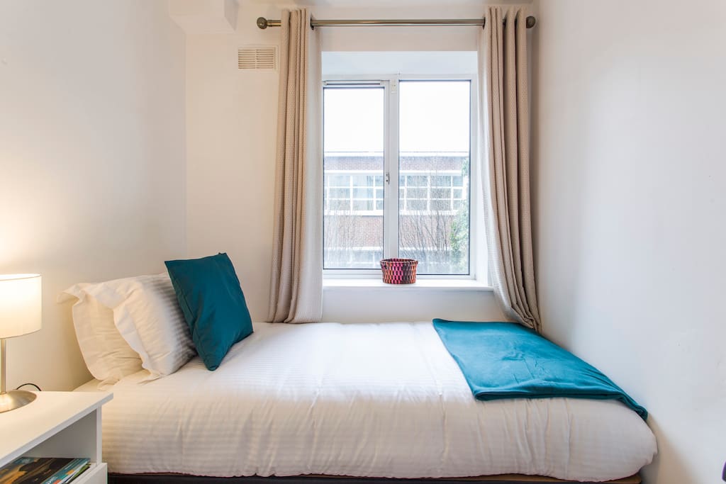 Single room with lovely bed and hotel quality linens