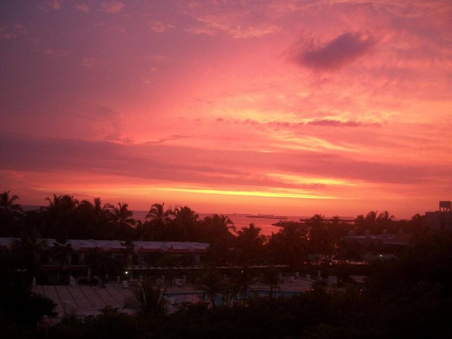 Espectacular atardecer samario desde el balcón