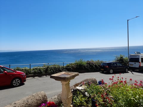 Successful Airbnb property: Sleeps 8 self-catering house Criccieth sea views in Criccieth