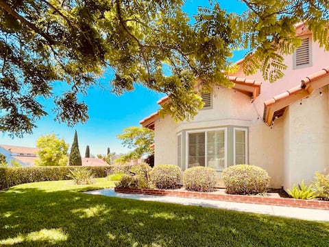 Charming 3-bedroom home with huge backyard