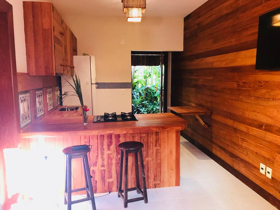 Salão com bar e flat TV / living Room with bar and flat screen