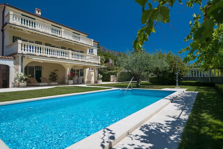 Pool, sauna, tennis in luxury villa - VinodolSun