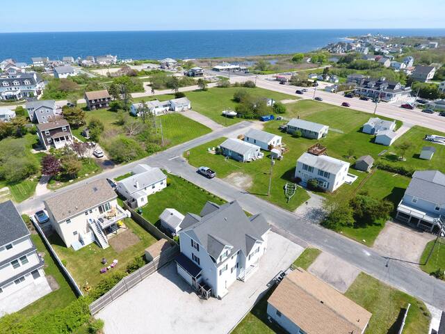 Narragansett Beach House Available Daily/Weekly gallery image 2