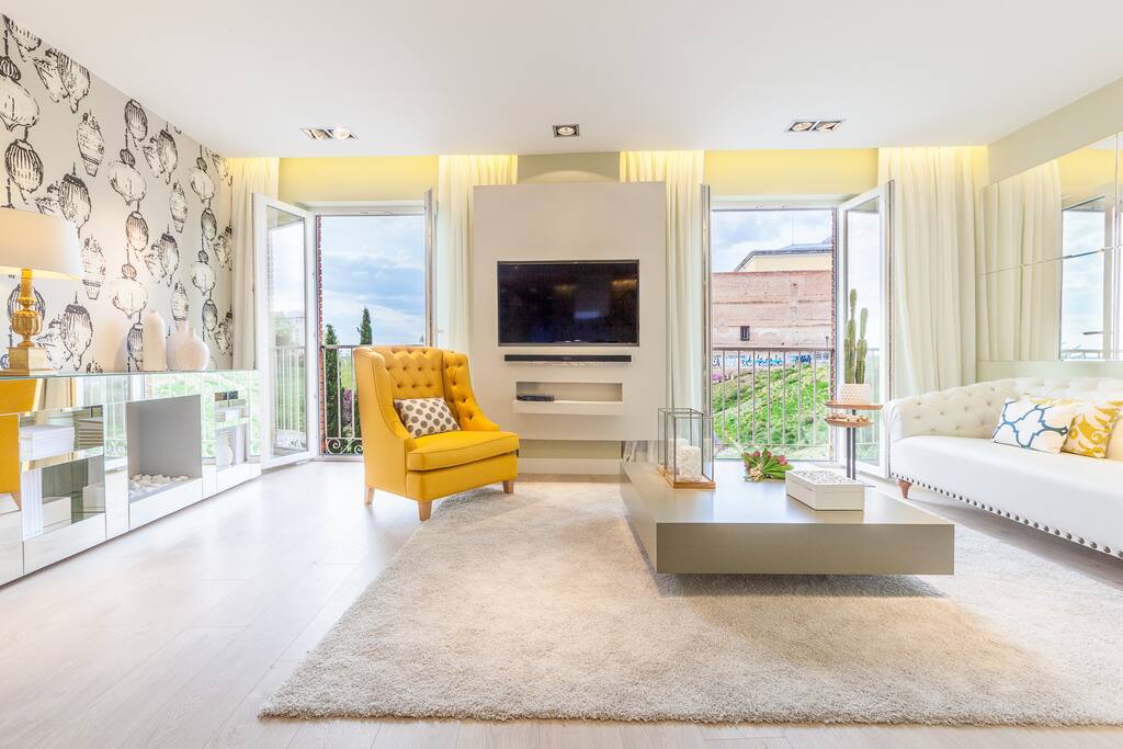 With a great location and elegant interior, this is the ideal base in Madrid.