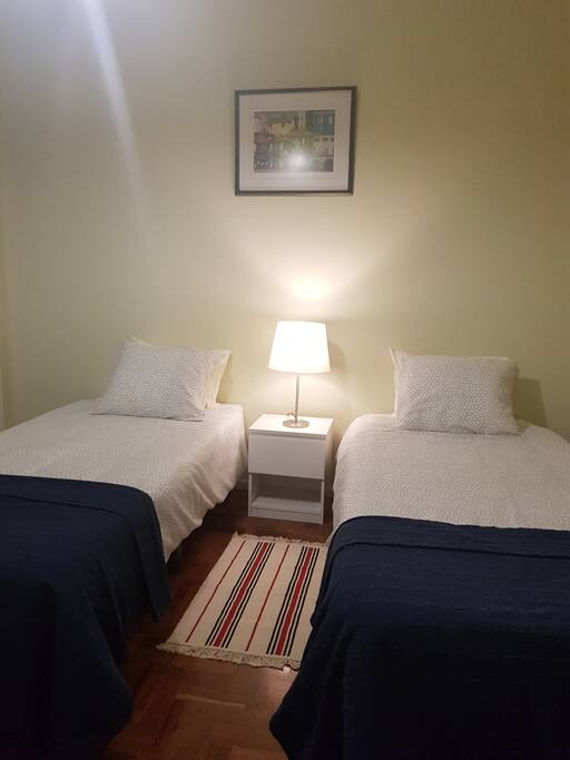 Room Single's