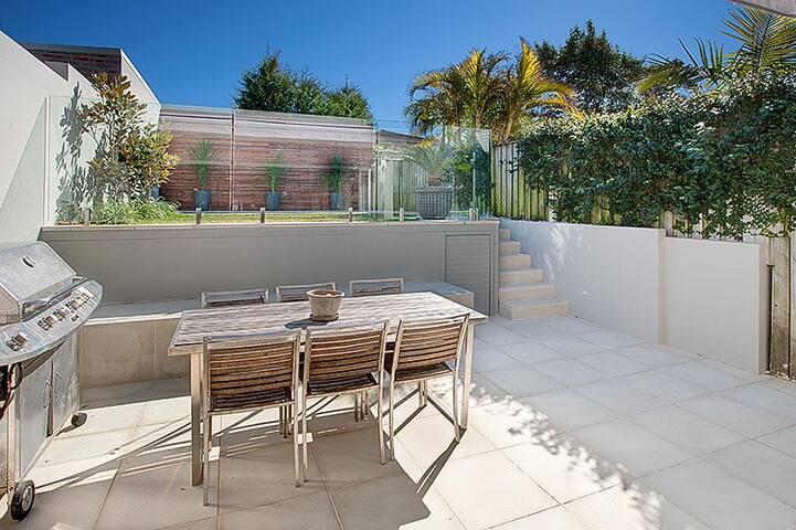 Interior Designed Beach House gallery image 3