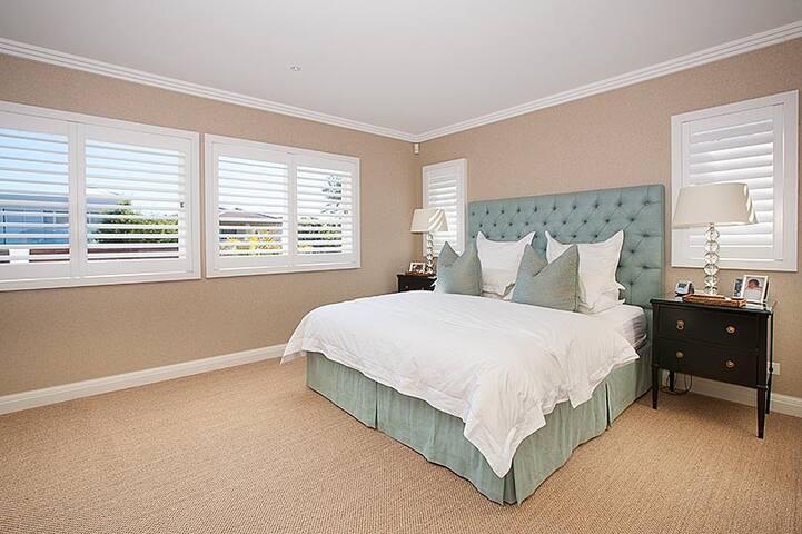 Interior Designed Beach House gallery image 4