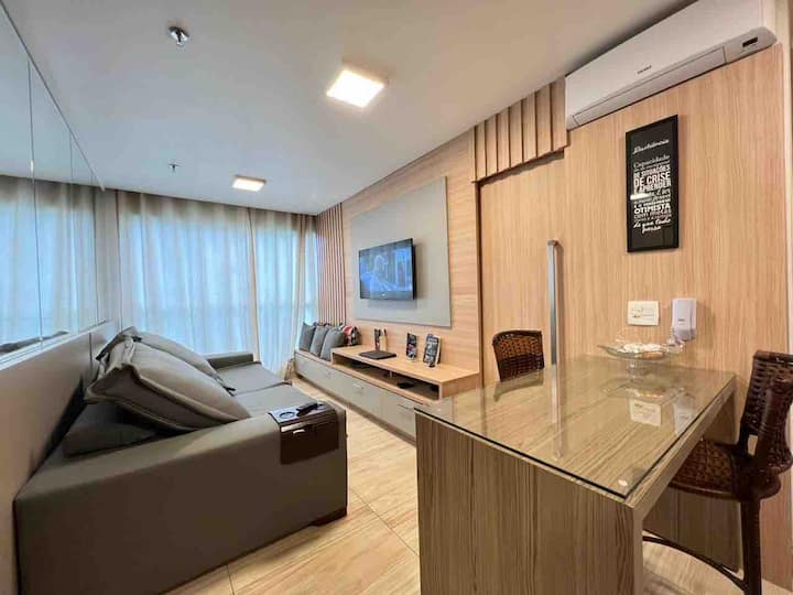 New Serviced Apartment, 1 Bedroom, extended room, 1 space, Safe