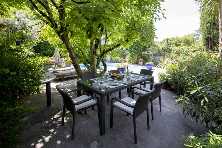 Large House Bordeaux Center w. AC and Pool gallery image 4