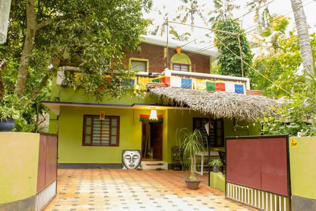 Private room  Secret  Garden  Houses for Rent in Varkala 