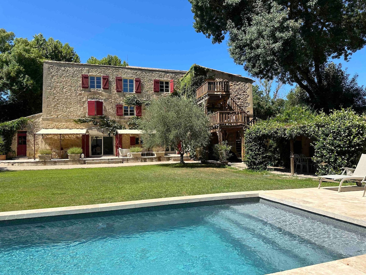 Salon-de-Provence Villa Rentals - Provence-Alpes-Côte d'Azur, France |  Airbnb