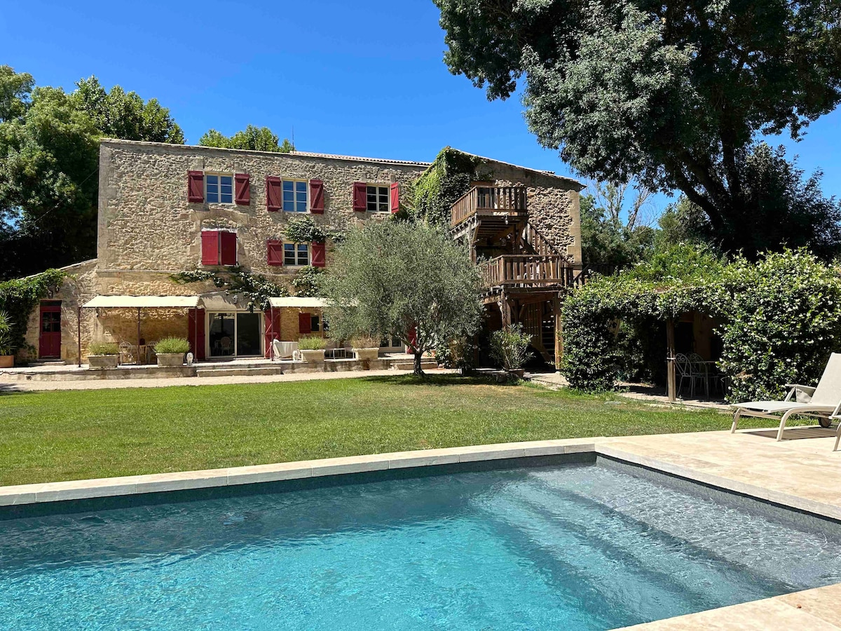 Salon-de-Provence Villa Rentals - Provence-Alpes-Côte d'Azur, France |  Airbnb