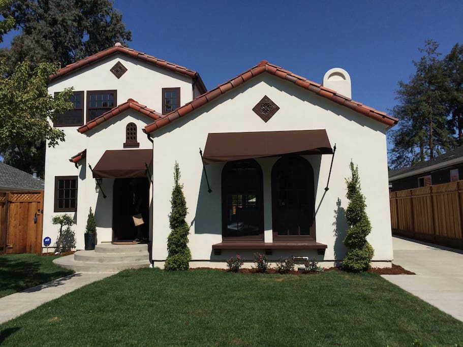 Long drive way with garage in the back