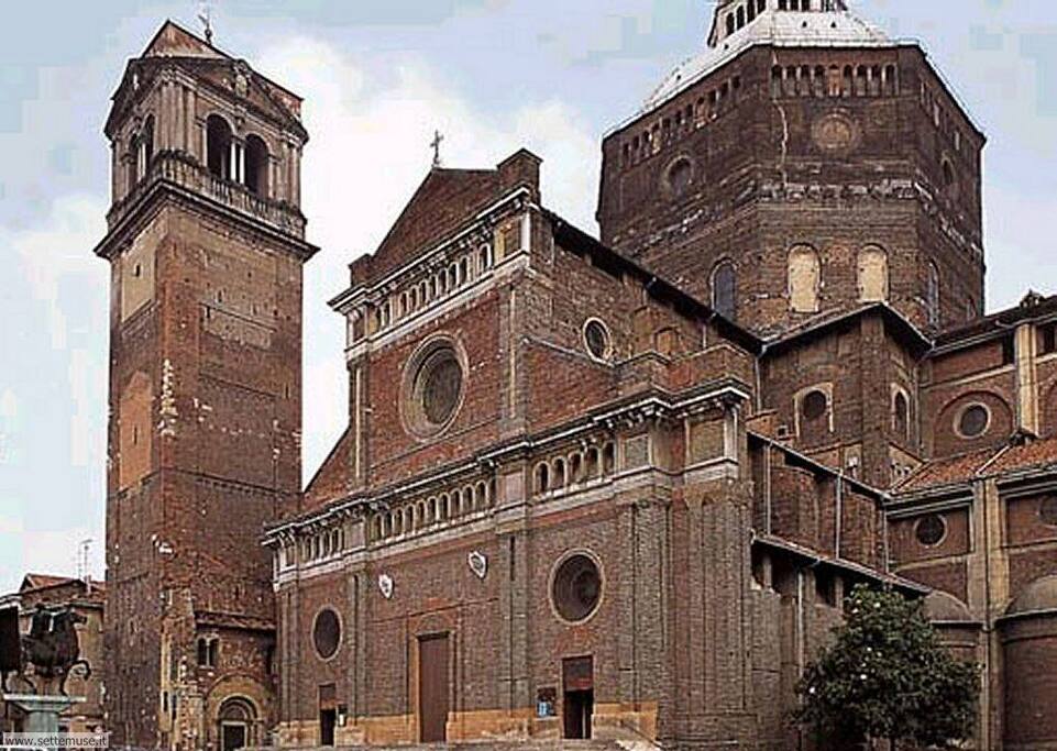 100 meters from the dome of pavia