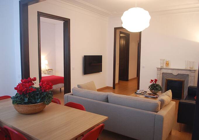 BIG APARTMENT NEXT TO LA PEDRERA gallery image 2