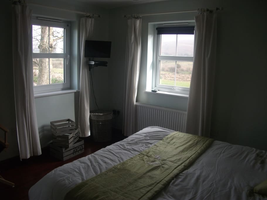 Duel aspect bedroom.