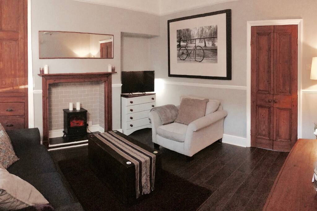 Enjoy the cosy lounge