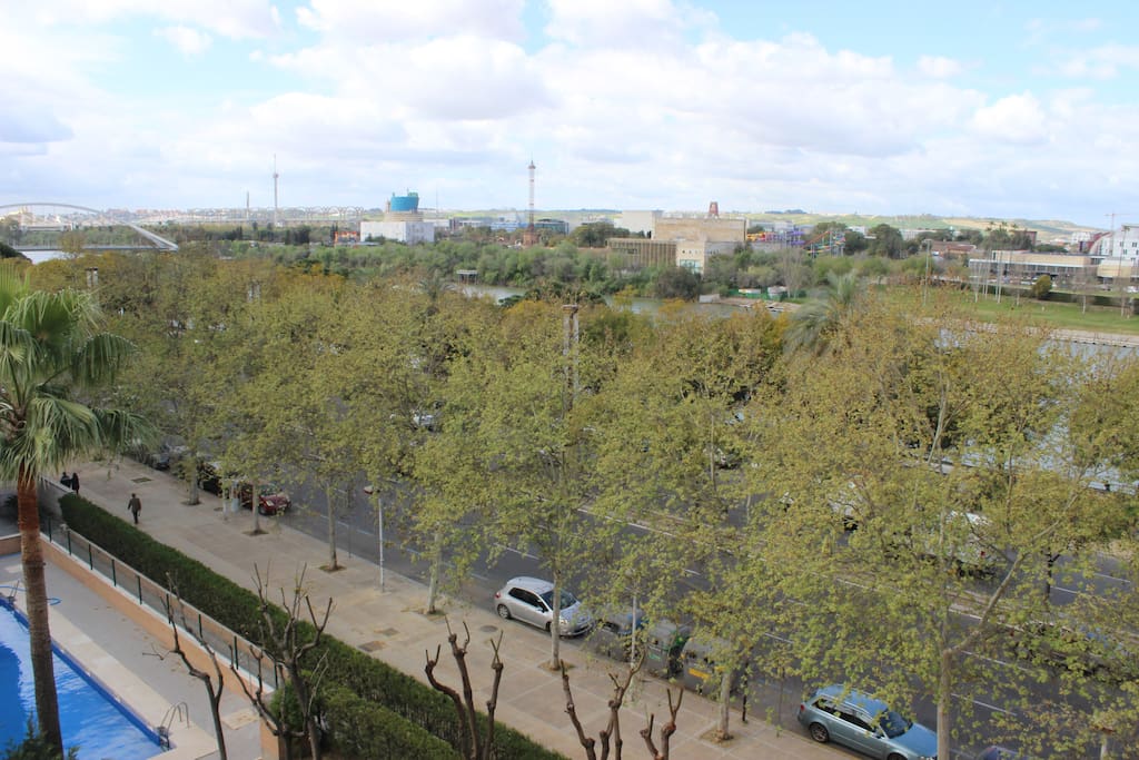 A 300 metros del puente de la Barqueta