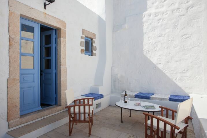 Patmian residence “Villa Aelia” in Chora Patmos gallery image 2