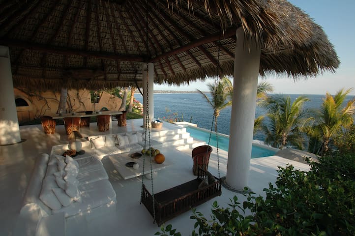 Casa Chantal - 3BR Oceanfront