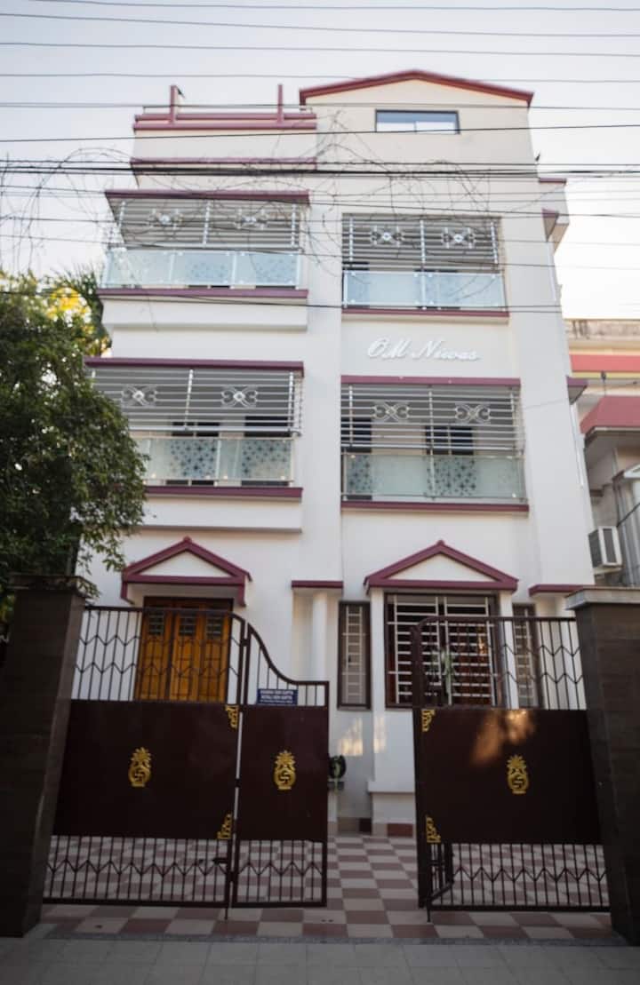 Modern loft overlooking city centre. Vacation homes for Rent in