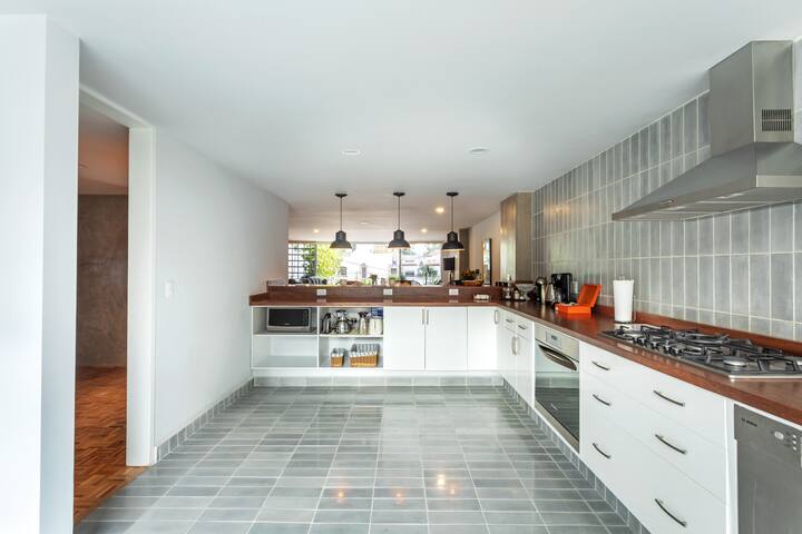 Beautiful and newly remodeled Condesa apartment gallery image 3