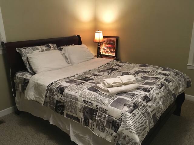 Large Comfortable Room in Quiet Neighborhood