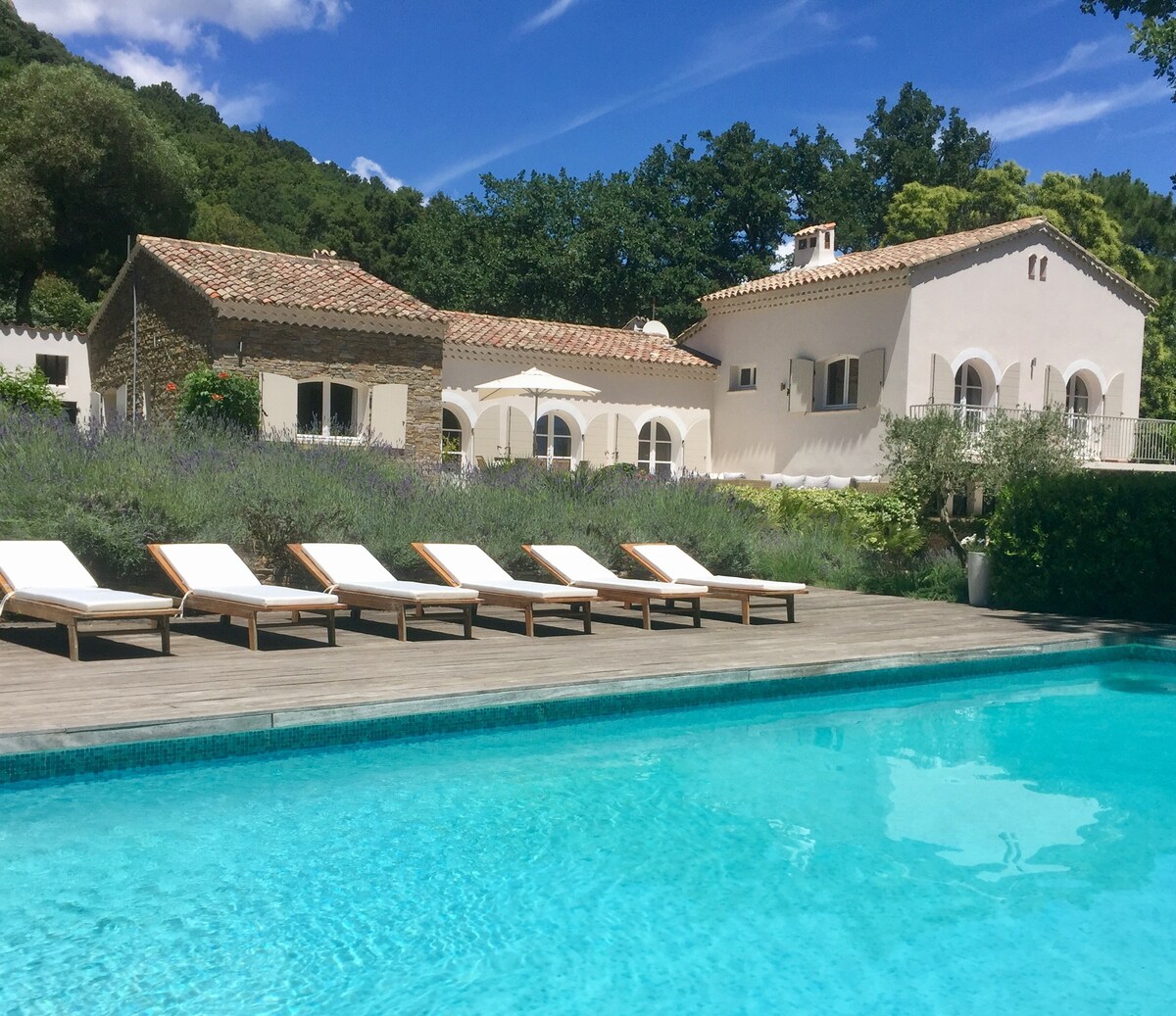 Top Airbnb: Golfe St Tropez Magnifique Villa with pool Pte sea view in La Garde Freinet